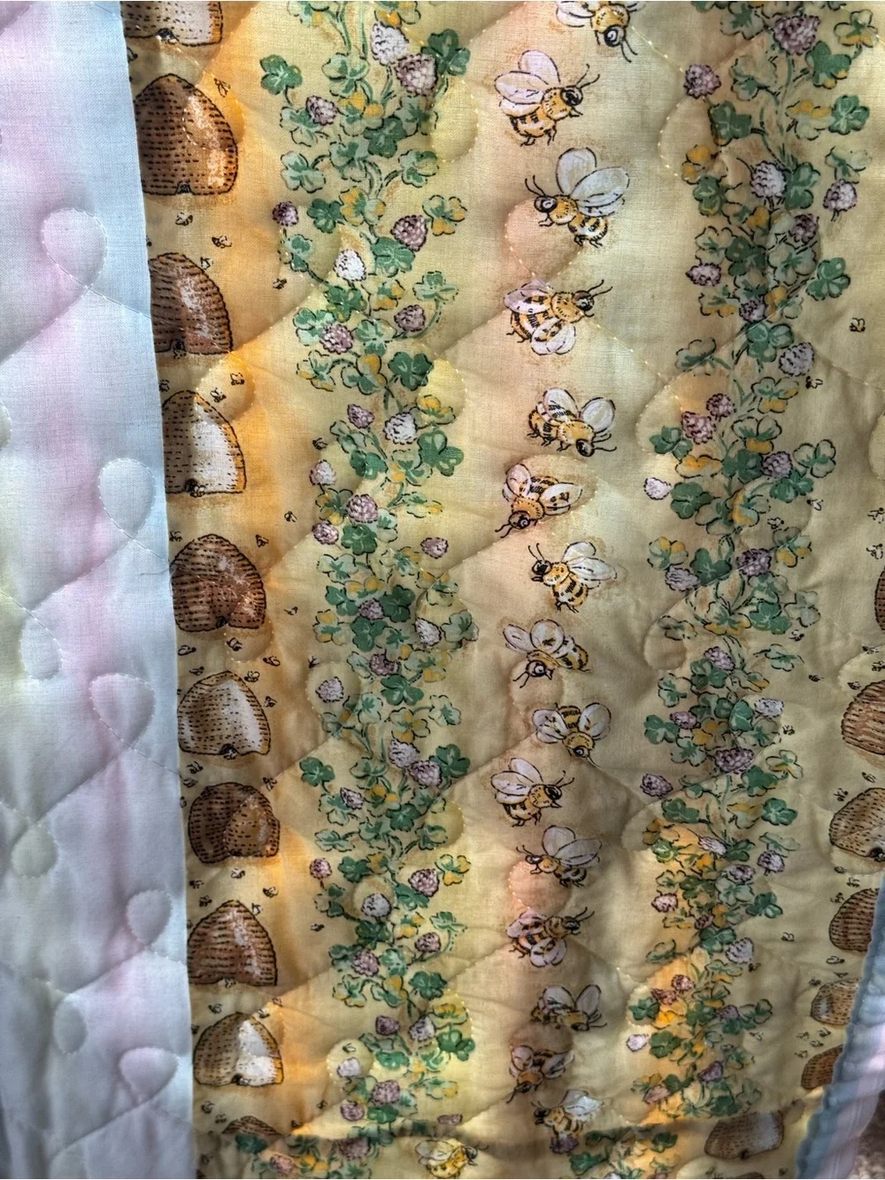 Winnie the Pooh honey pot and bees quilted blanket comforter 52” X 62”